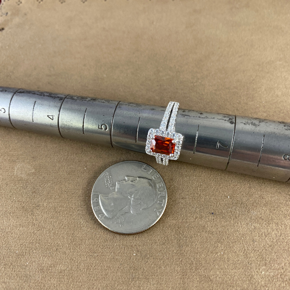 Fire Garnet & CZ Set in 925 Silver Modernist Ring - Picture 3 of 5